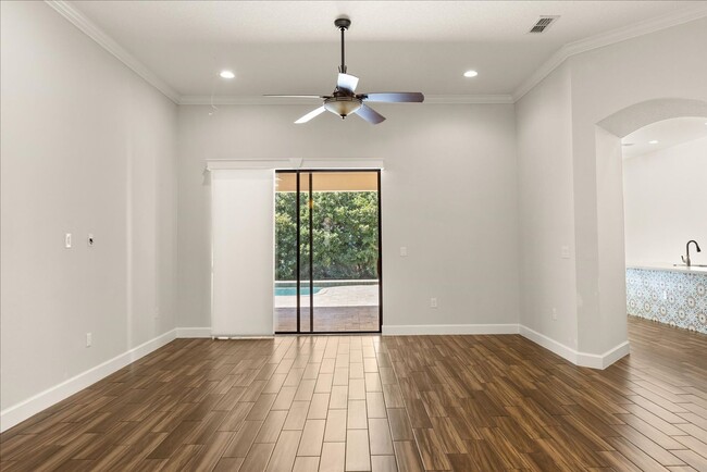Building Photo - POOL HOME