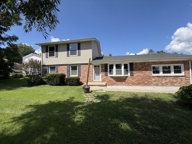 Building Photo - 721 Wayland Dr