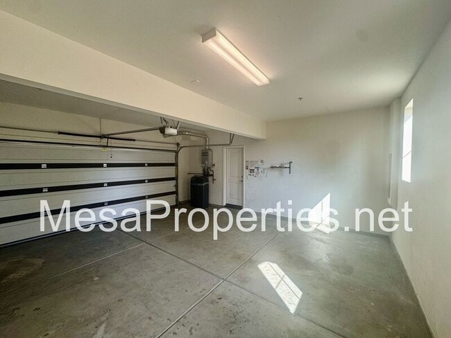 Building Photo - 3230 E Yountville Dr