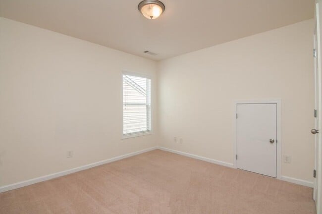 Building Photo - 267 Grenier Terrace NE