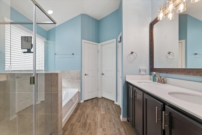 Building Photo - 628 Presidio St