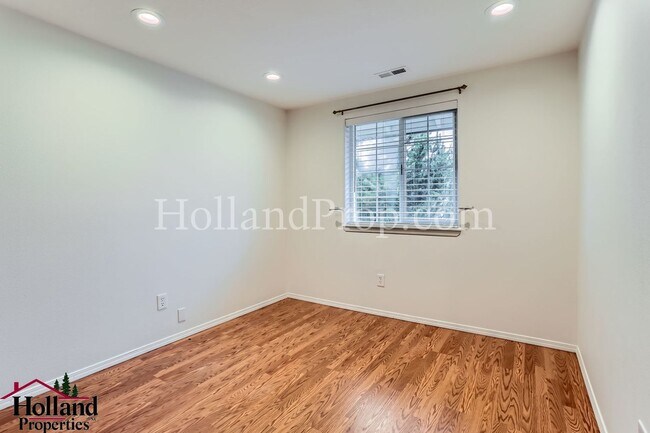 Building Photo - Wonderful 3 Bedroom Hillsboro Home!