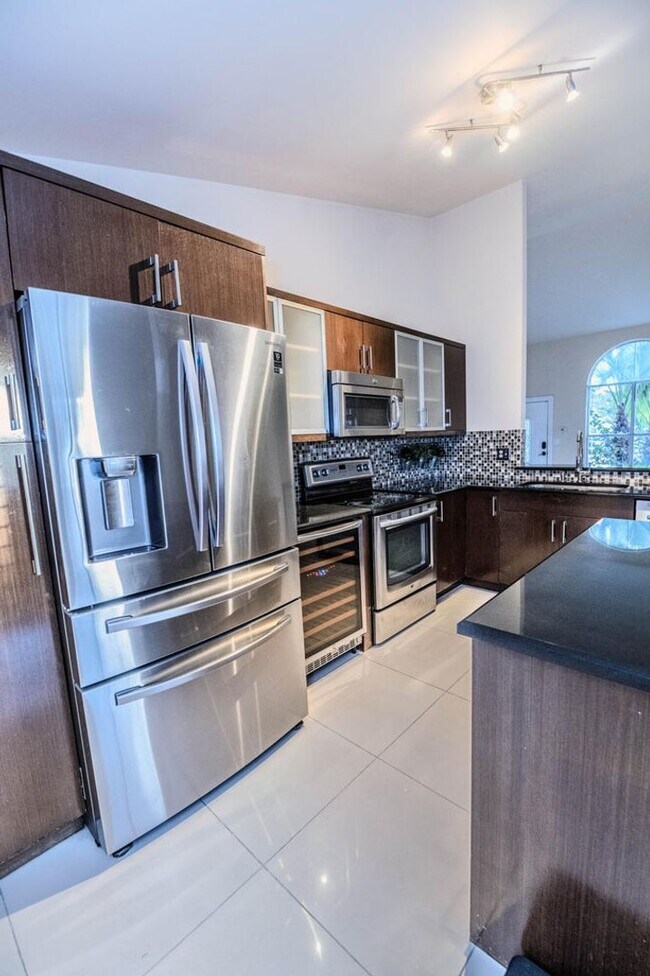 Building Photo - 8111 Cedar Hollow Ln