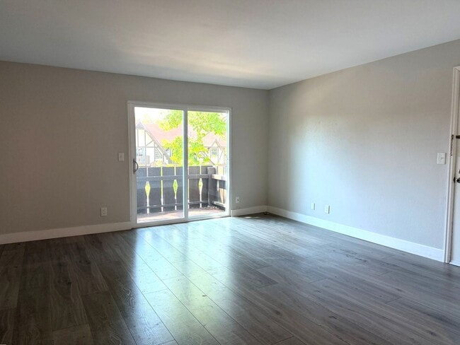 Building Photo - 3250 O'Neal Cir