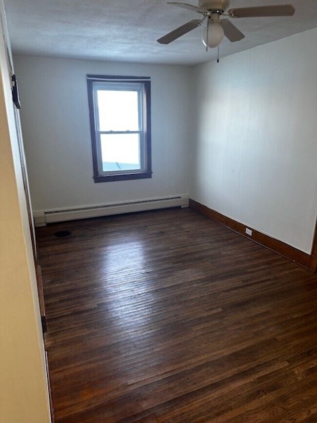 Building Photo - 3 bedroom semi Etters