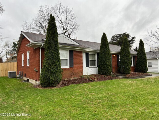Building Photo - 9310 Habersham Dr