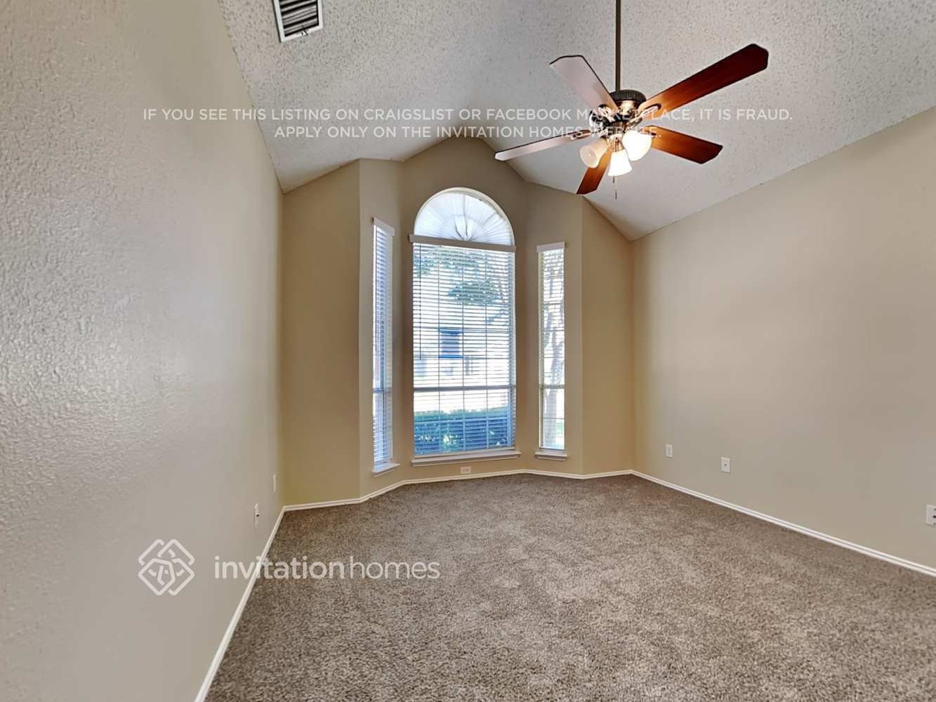Building Photo - 2012 Creek Royal Dr