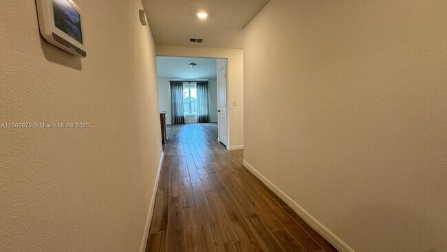 Building Photo - 111 Sunfish Dr