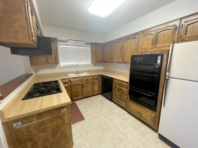 Building Photo - 2 bedroom 2 bathroom Heritage Ranch Home Available 9/1/26 **Do Not Disturb Tenants**