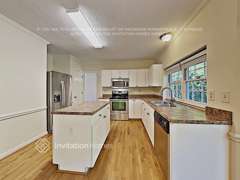 Building Photo - 12235 Provincetowne Dr