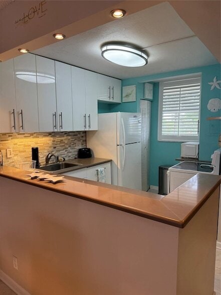 Building Photo - 5300 NE 24th Terrace