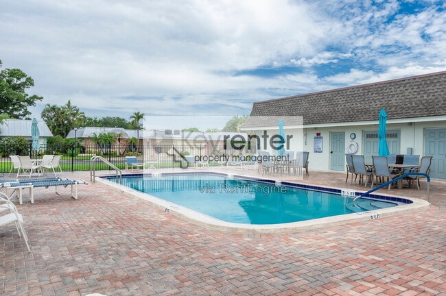 Building Photo - 6575 Green Valley Dr