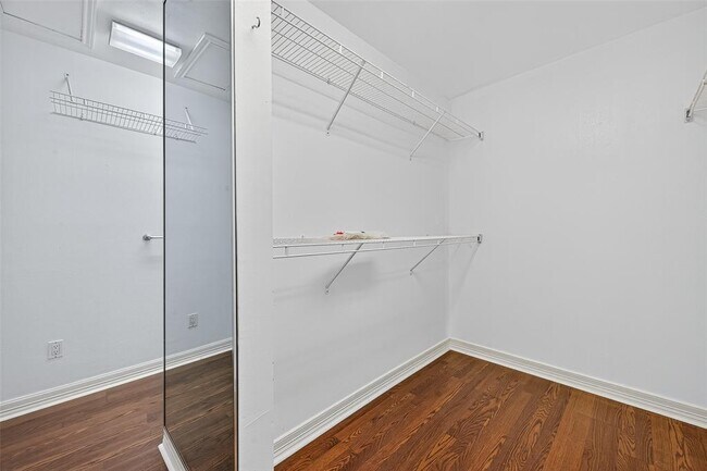 Building Photo - 3710 Point Clear Dr