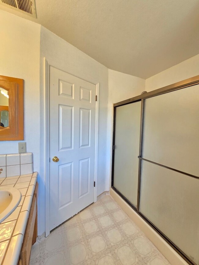 Building Photo - Beautiful 3-Bedroom Home with RV Parking & Spacious Backyard – Move-In Ready!