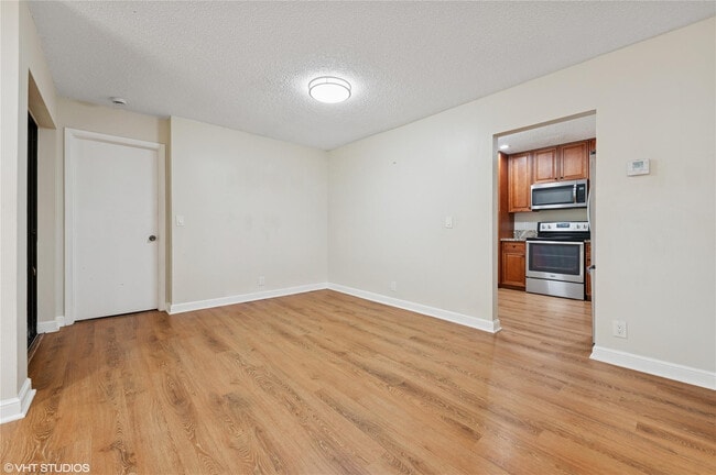 Building Photo - 3901 Cocoplum Cir