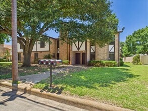 Building Photo - 107 Frederick Rd