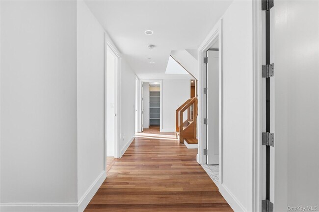 Building Photo - 3220 Arlington Ave