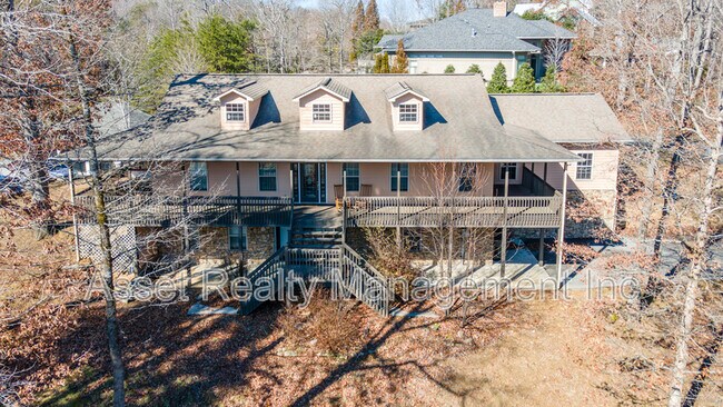 Building Photo - 306 White Cap Ln