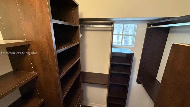 Building Photo - 2961 NE 185th St