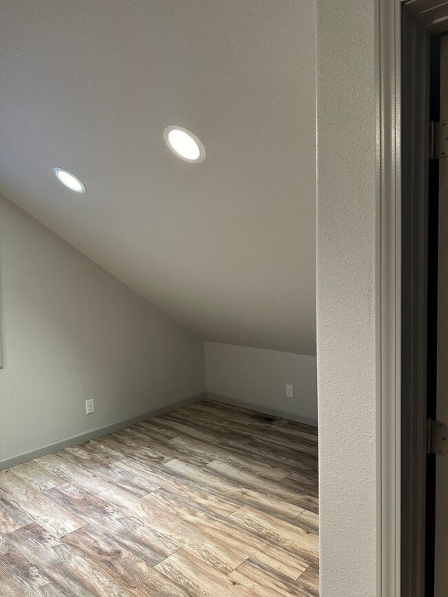 Building Photo - Sign new lease for February and save 1/2 a...