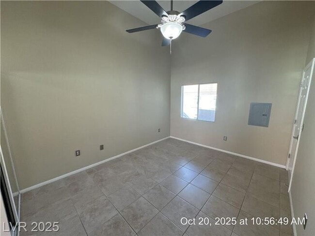 Building Photo - MISSION RIDGE SECOND-FLOOR CONDO!!