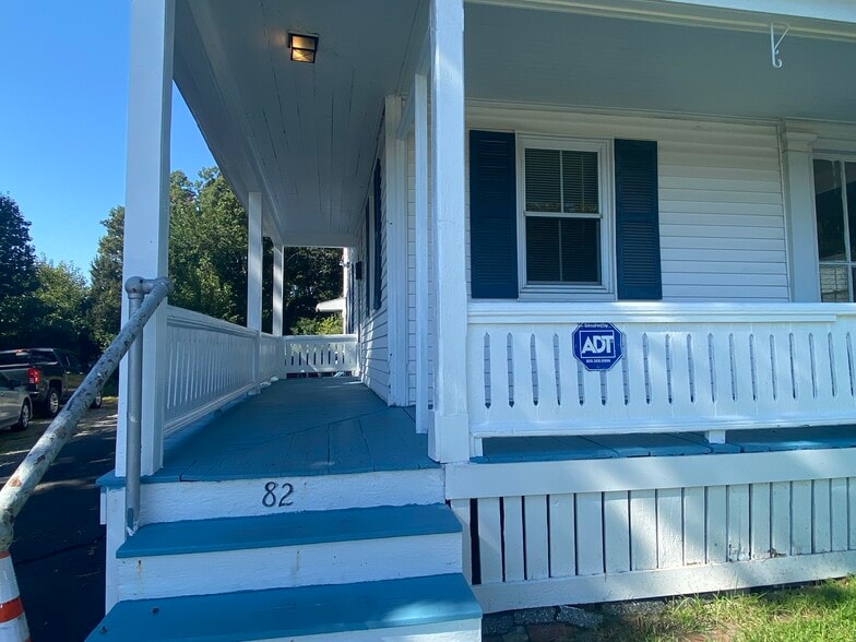 Building Photo - 82 Riverside St