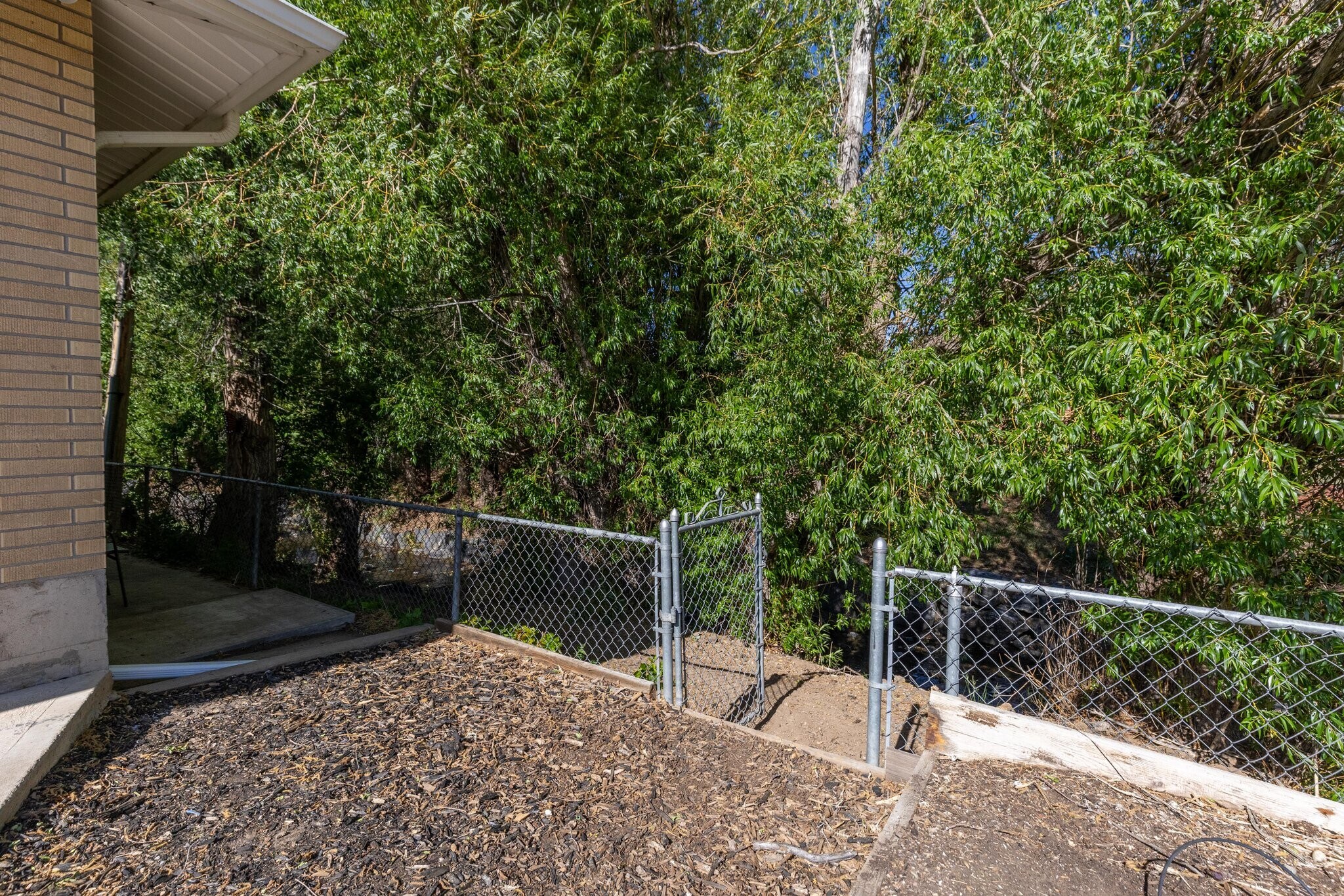 Building Photo - 6110 Brooks Dr