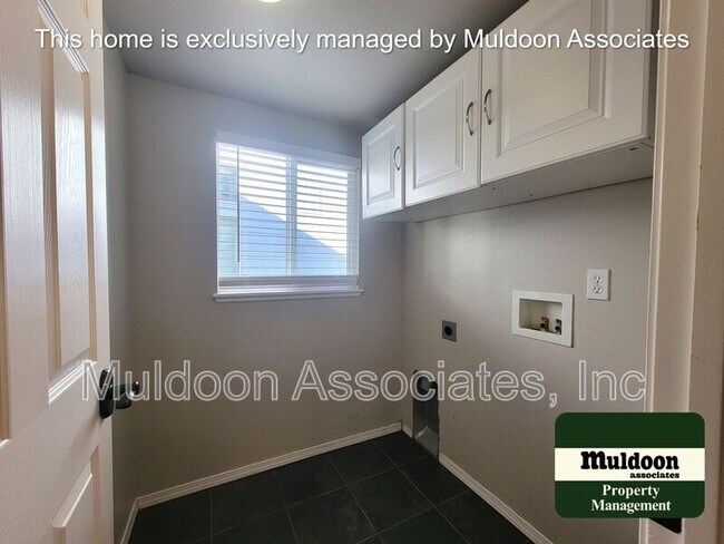 Building Photo - 6677 Wild Indigo Dr