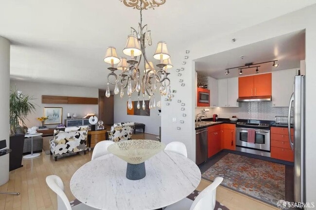 Building Photo - 1388 Gough St