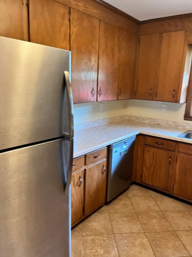 Building Photo - Centrally located Ranch Style Home in Murf...