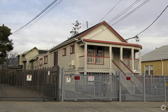 Primary Photo - 2946 Brookdale Ave