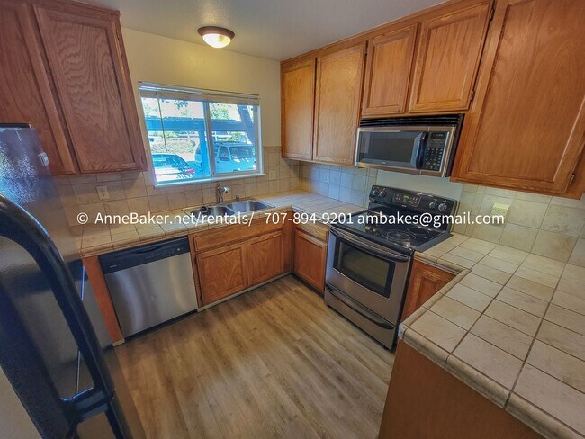Building Photo - 217 Elbridge Ave