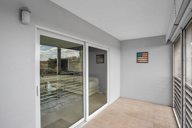 Building Photo - 1702 Andros Isle