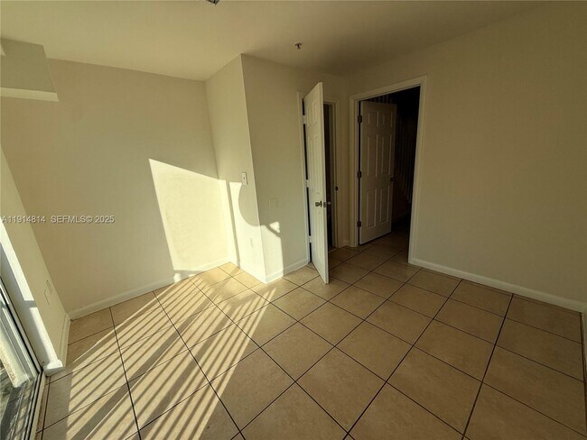 Building Photo - 821 SW 2nd St