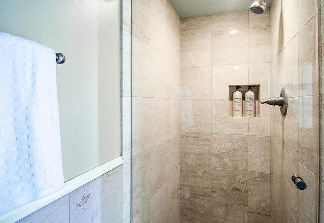 Building Photo - 1020 16th St NW