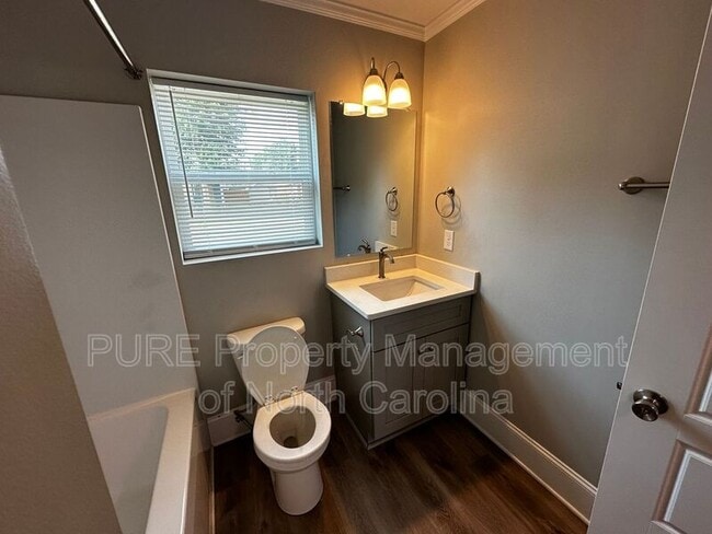 Building Photo - 1101 Woodlawn St