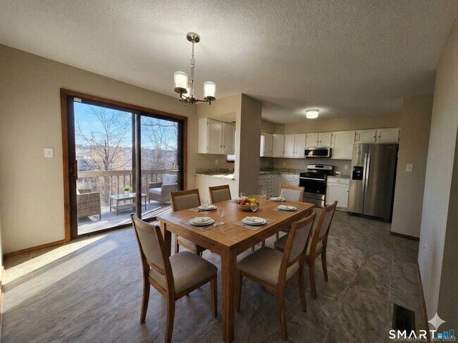 Building Photo - 11 Sherman Ln