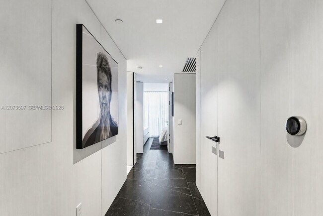 Building Photo - 5875 Collins Ave