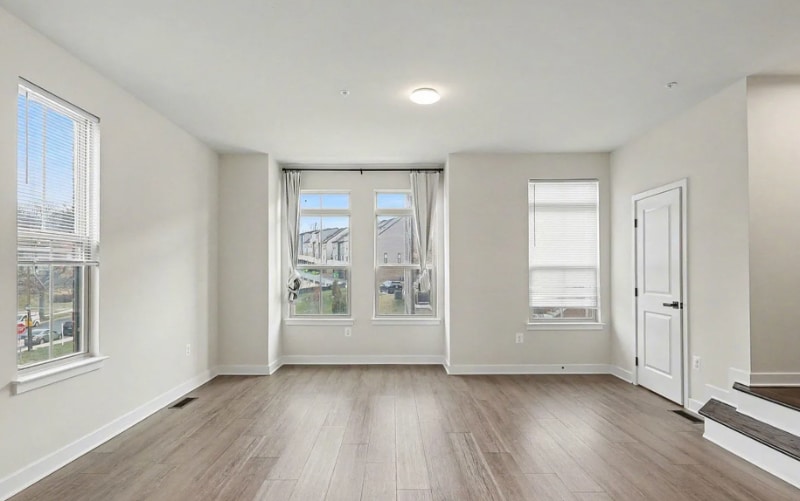 Building Photo - 6118 Northwest Dr