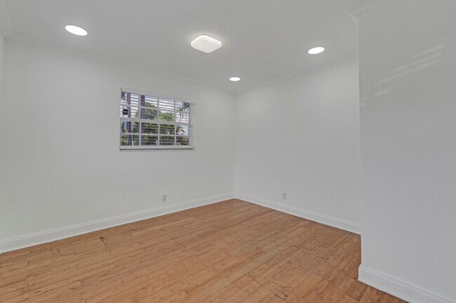 Building Photo - 1820 NW 33rd St