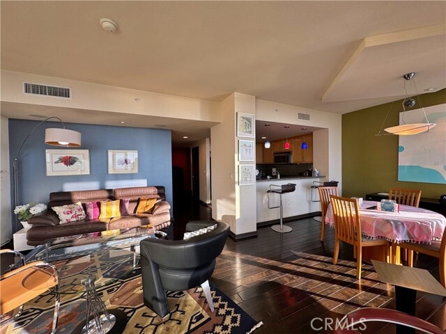 Building Photo - 400 W Ocean Blvd