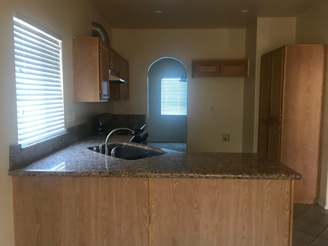 Building Photo - Move -in- Ready