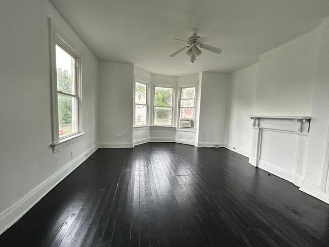 Building Photo - 1910 Fairmount Ave