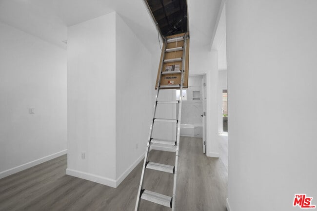 Building Photo - 151 N Harvard Blvd