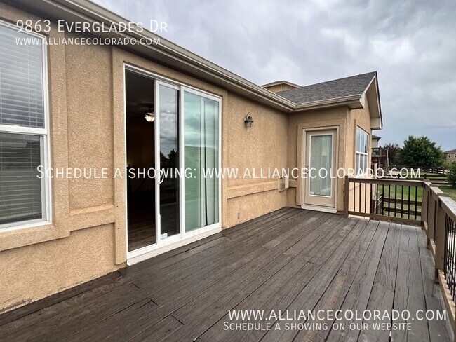 Building Photo - 9863 Everglades Dr