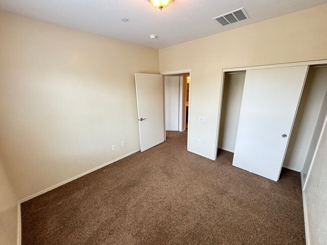 Building Photo - Beautiful 3Bed/2Bath/2Car Condo in Sky Pointe Community – Northwest Las Vegas!