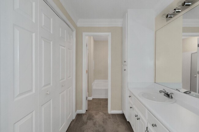 Building Photo - Charming 3BR/2BA Ranch Home with Spacious Backyard & Deck!