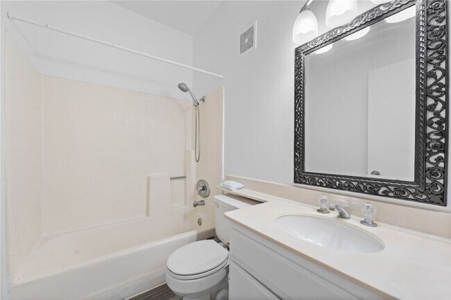 Building Photo - 30902 Club House Dr