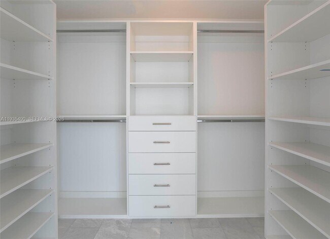 Building Photo - 650 NE 32nd St