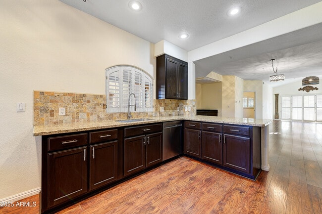 Building Photo - 8653 E Royal Palm Rd